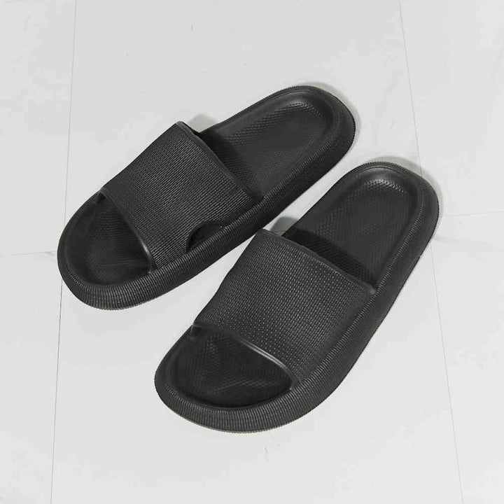 MMShoes Arms Around Me Open Toe Slide in Black